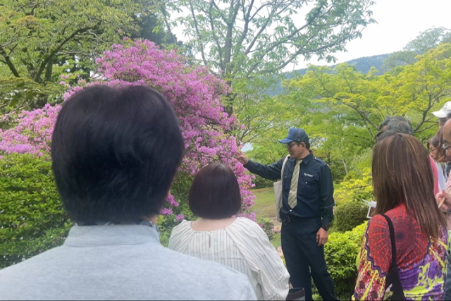 1.山のホテル庭園見学ツアー